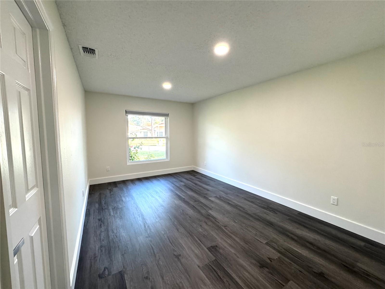 Image 29 of 43 For 9943 Bay Vista Estates Boulevard