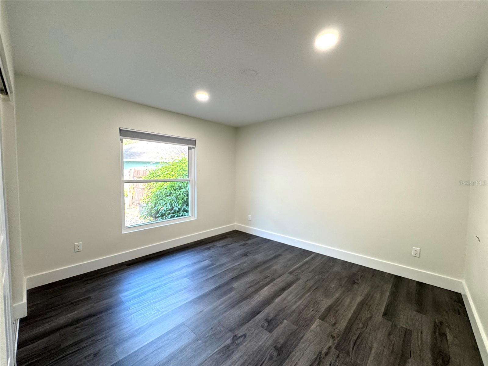 Image 35 of 43 For 9943 Bay Vista Estates Boulevard