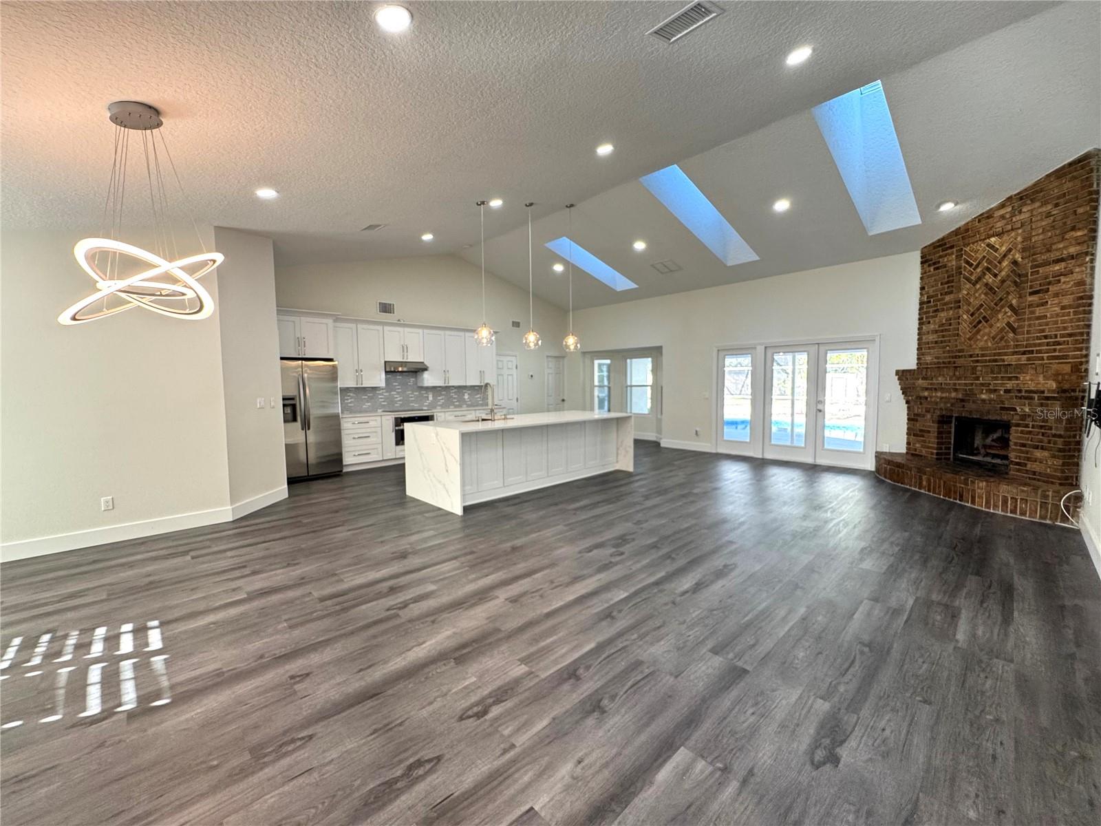 Image 5 of 43 For 9943 Bay Vista Estates Boulevard