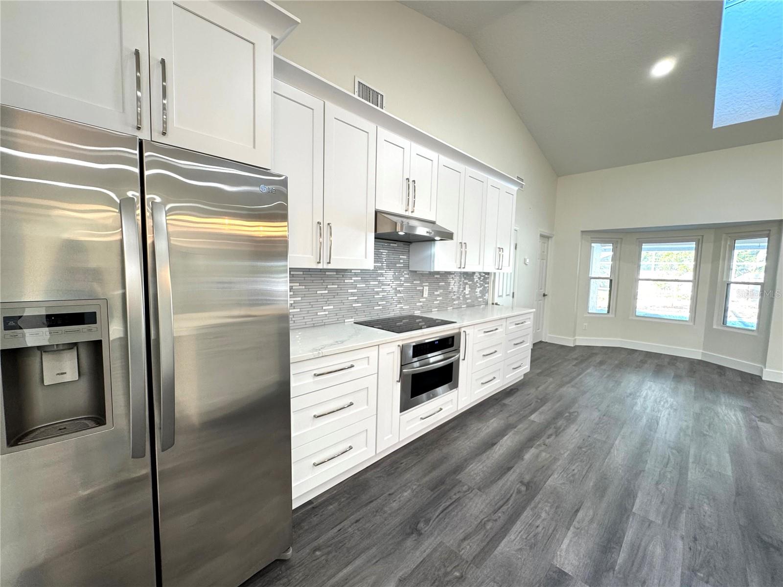 Image 9 of 43 For 9943 Bay Vista Estates Boulevard