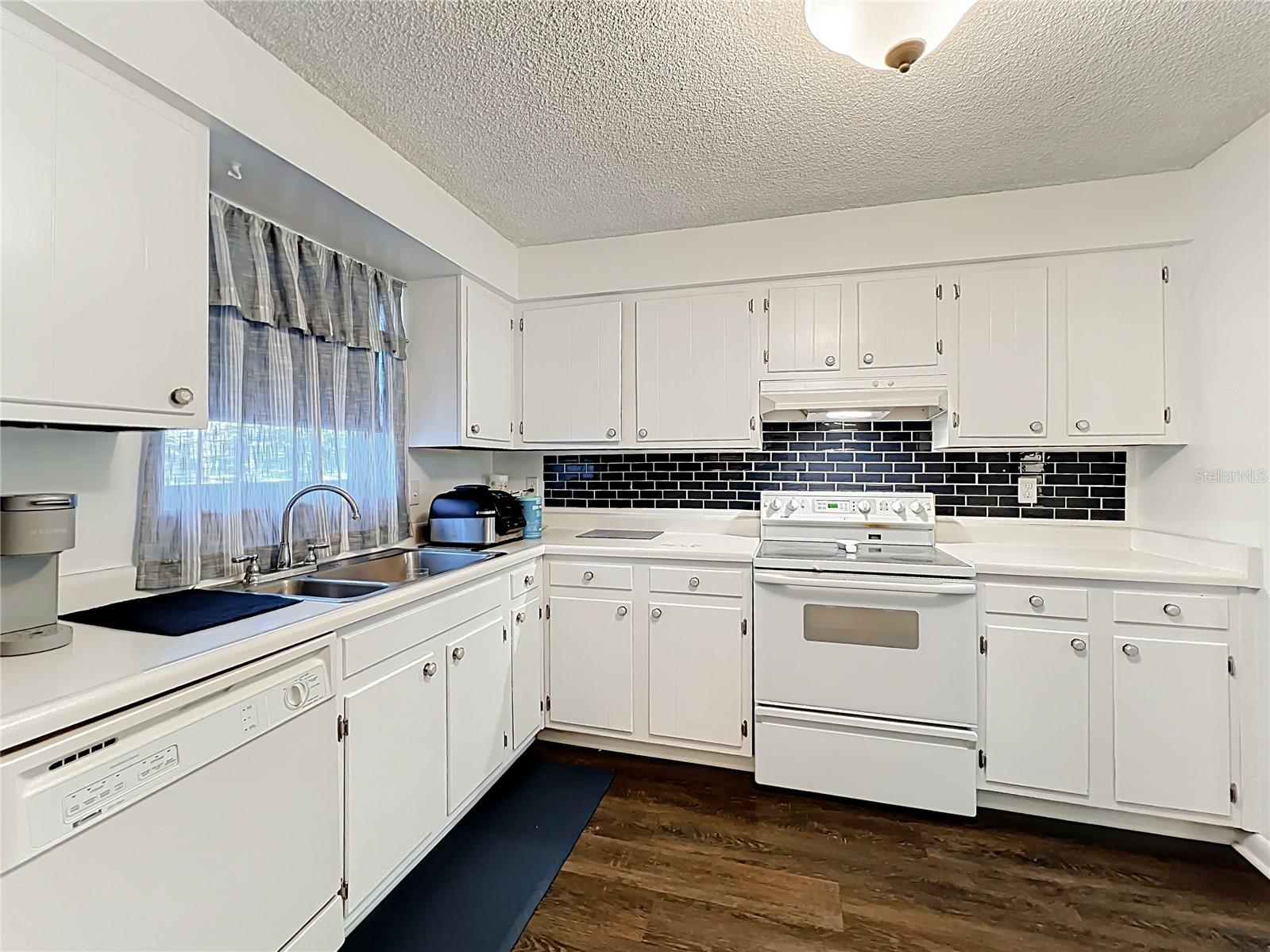 Image 2 of 30 For 200 Saint Andrews Boulevard 3203