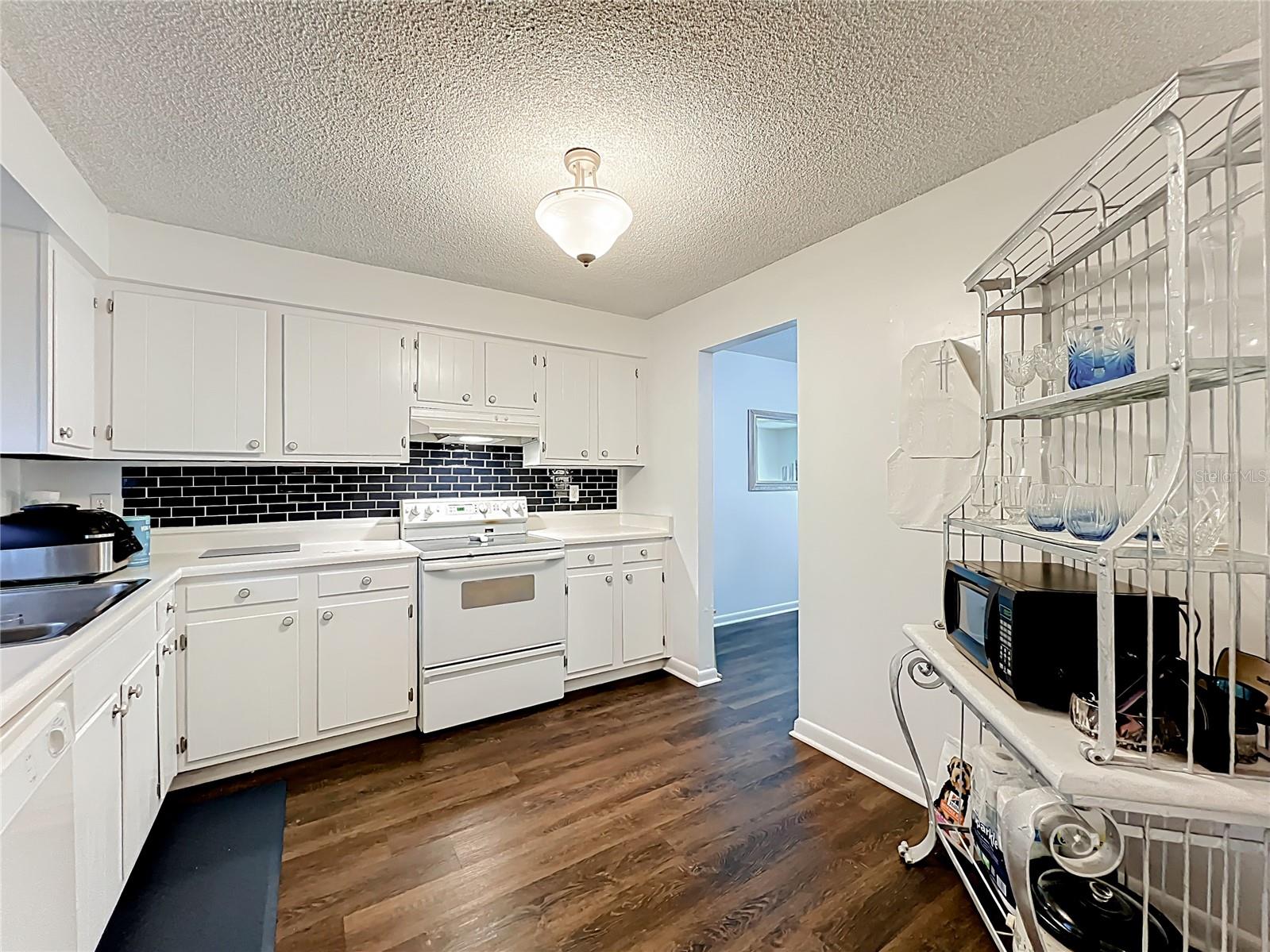 Image 3 of 30 For 200 Saint Andrews Boulevard 3203