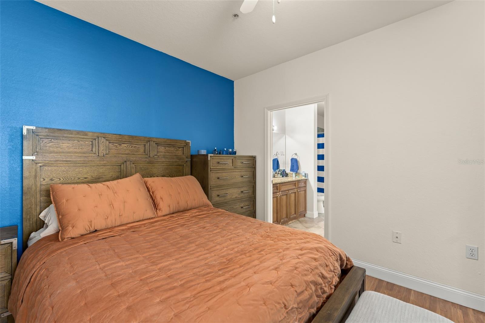 Image 4 of 20 For 5055 City Street 1626