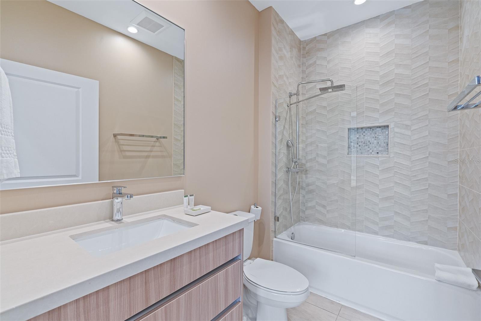 Image 13 of 49 For 7457 Bleecker Lane