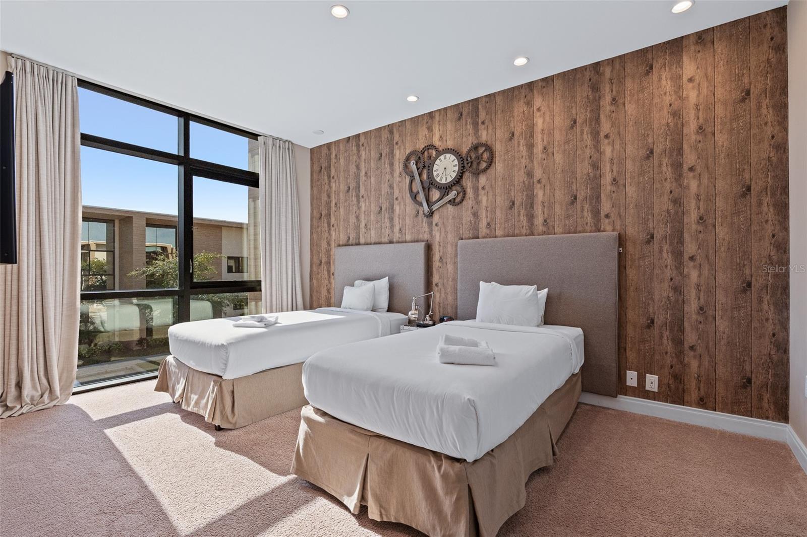 Image 16 of 49 For 7457 Bleecker Lane