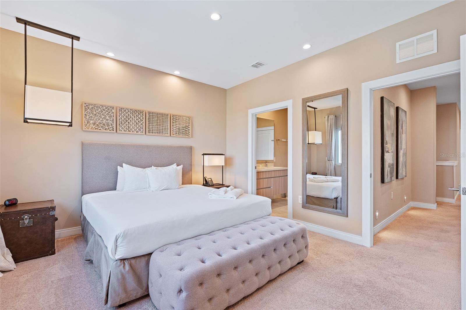 Image 23 of 49 For 7457 Bleecker Lane