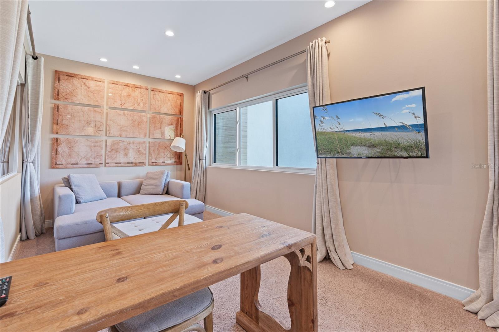 Image 25 of 49 For 7457 Bleecker Lane