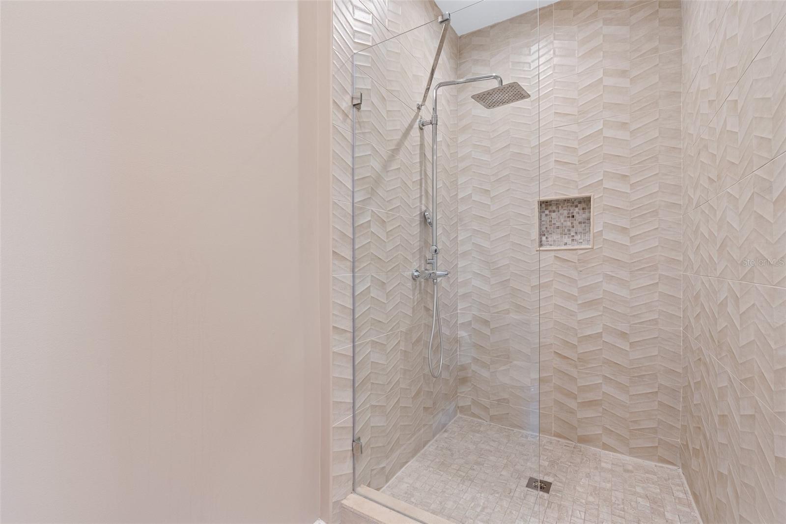 Image 32 of 49 For 7457 Bleecker Lane