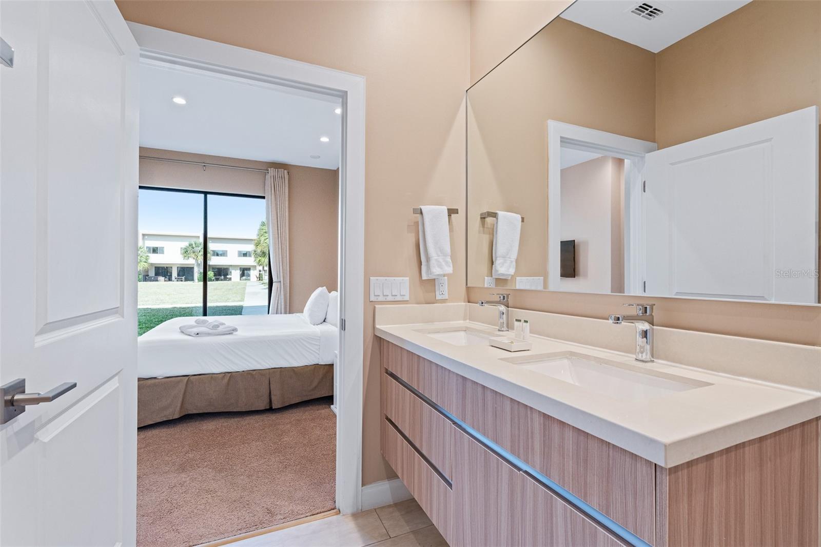 Image 33 of 49 For 7457 Bleecker Lane