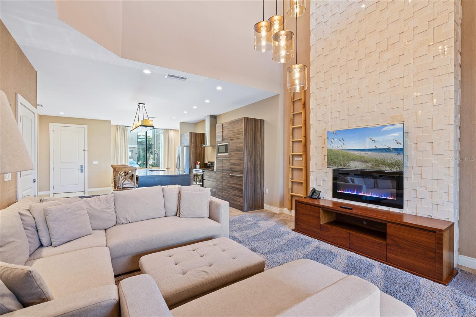 Image 36 of 49 For 7457 Bleecker Lane