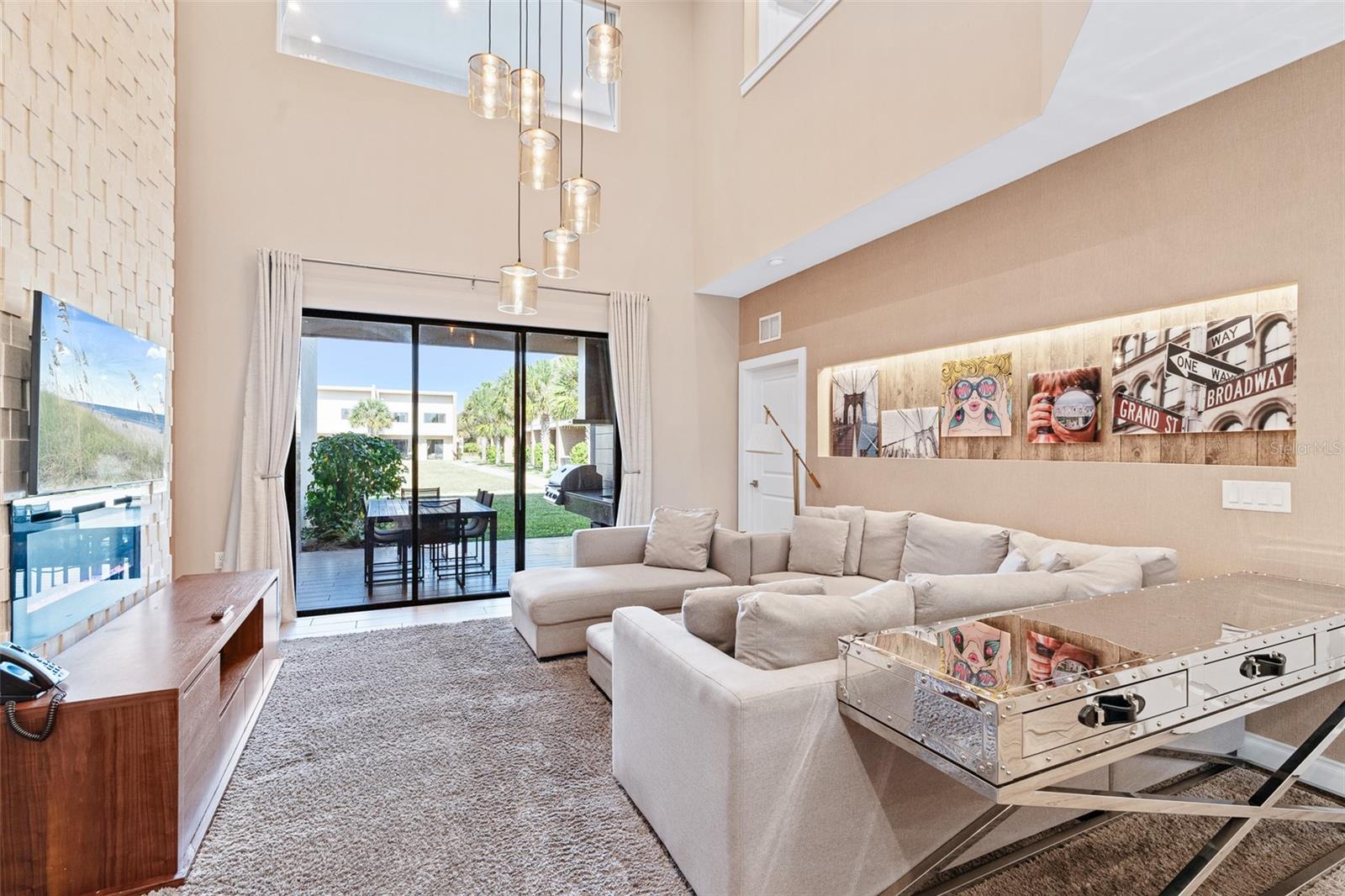 Image 40 of 49 For 7457 Bleecker Lane