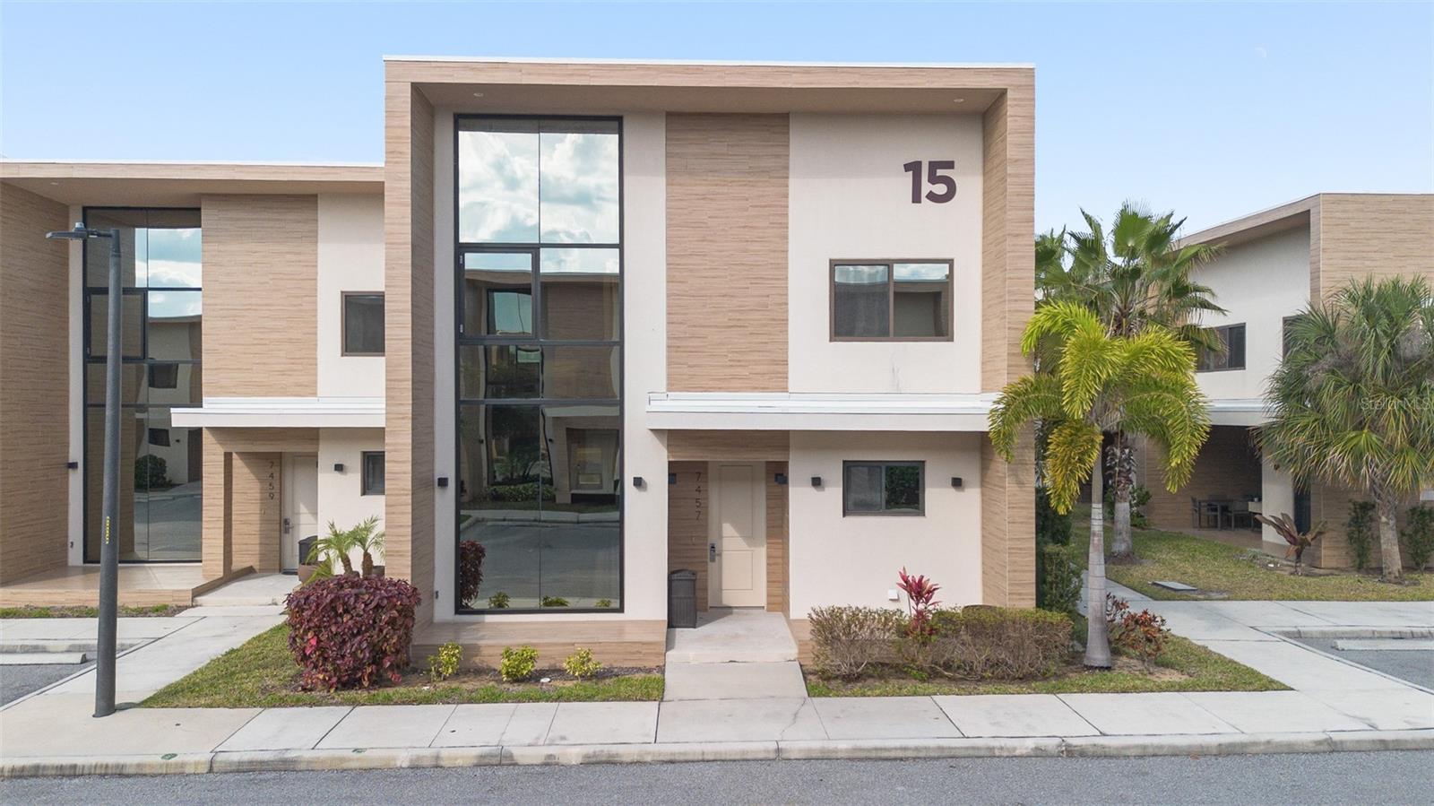 Image 6 of 49 For 7457 Bleecker Lane