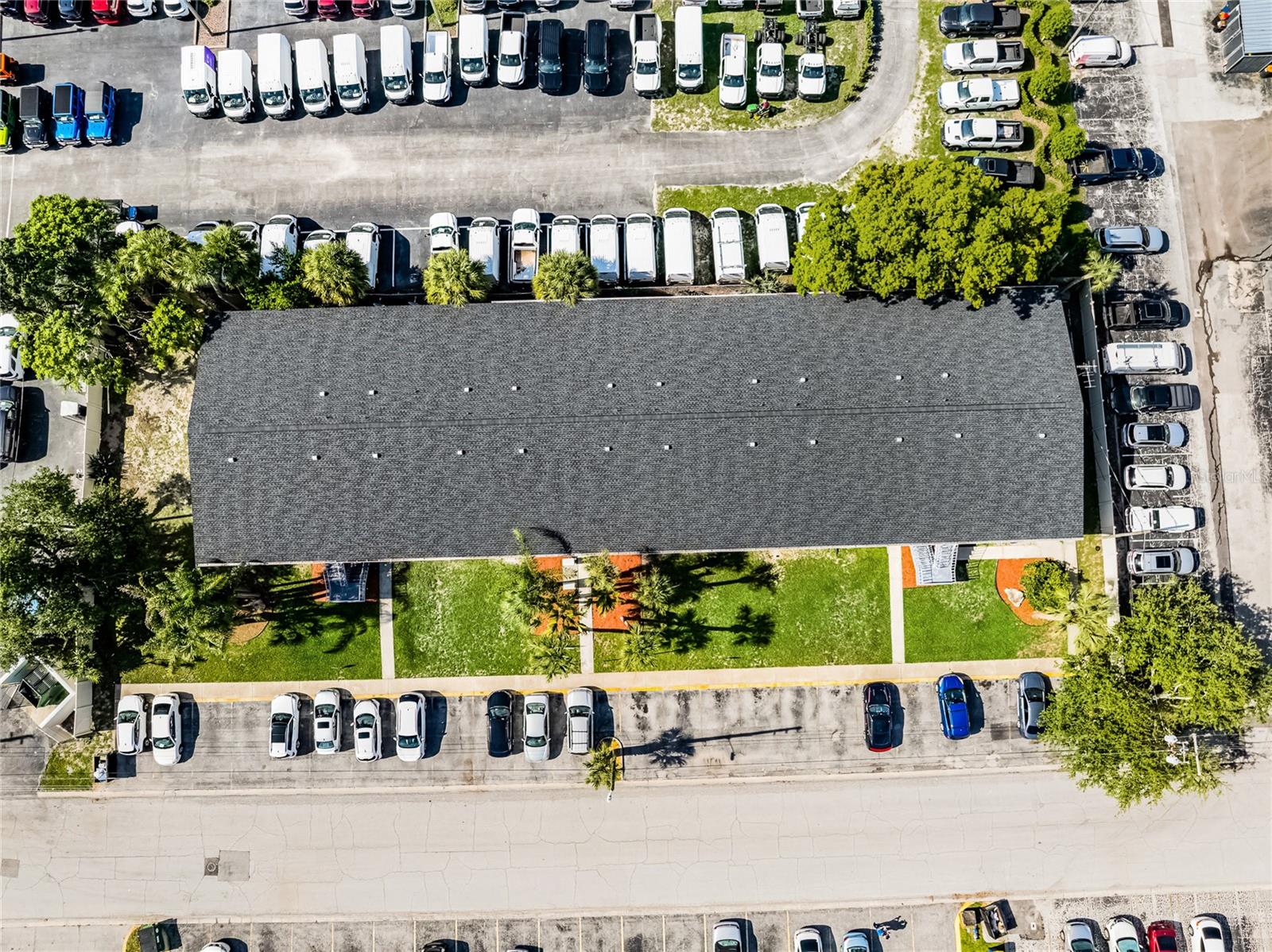 Image 3 of 4 For 2353 Shelley Street 3