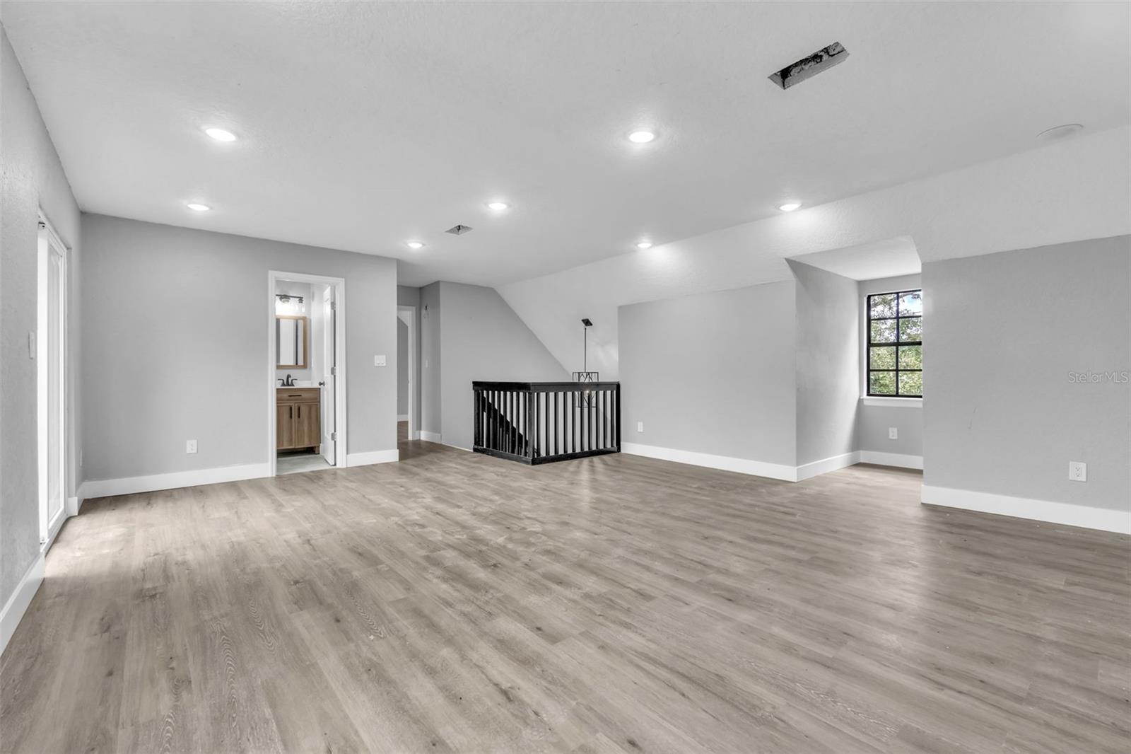 Image 15 of 30 For 2501 India Boulevard