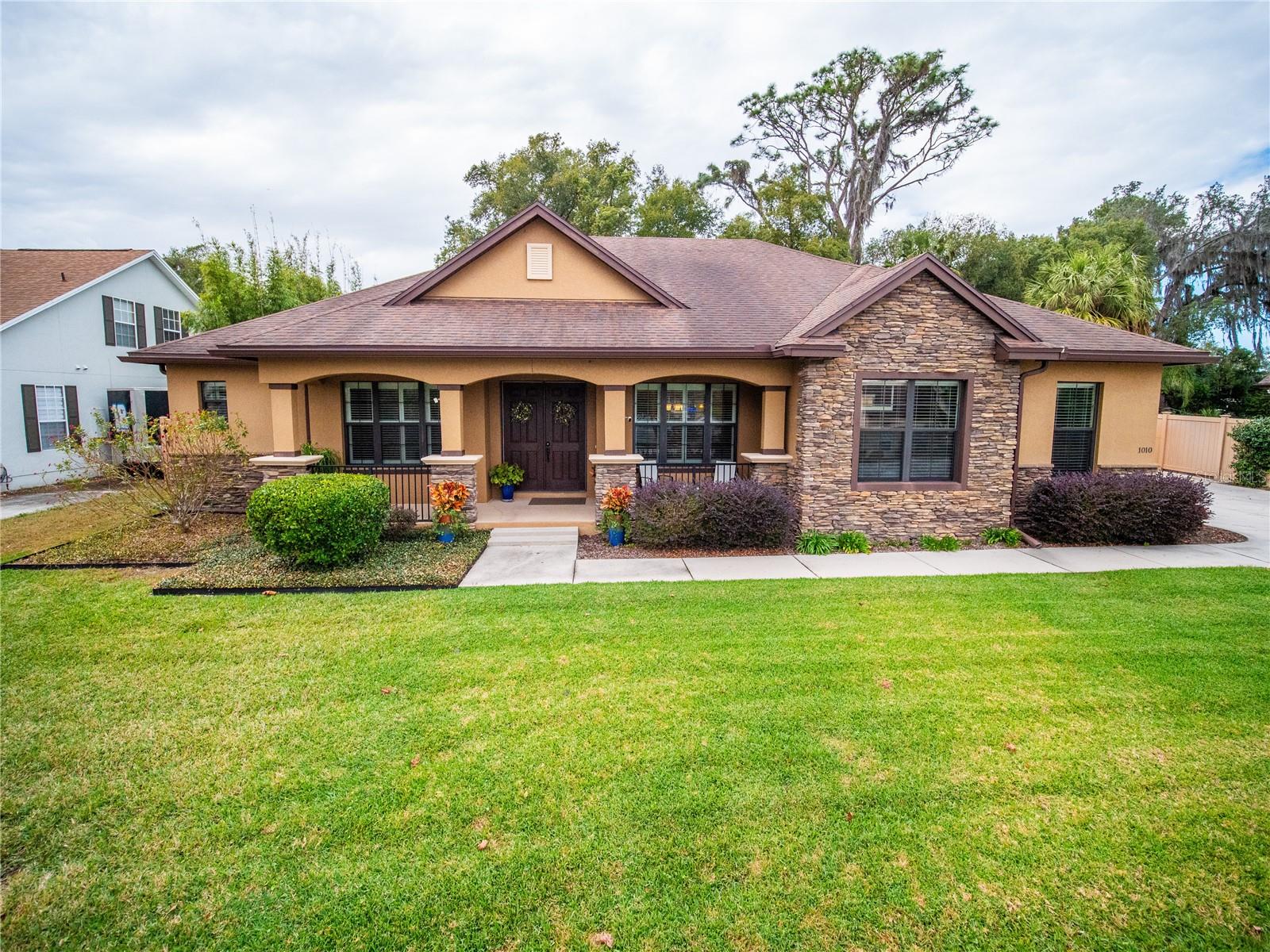 Image 2 of 41 For 1010 Marion Oaks Court