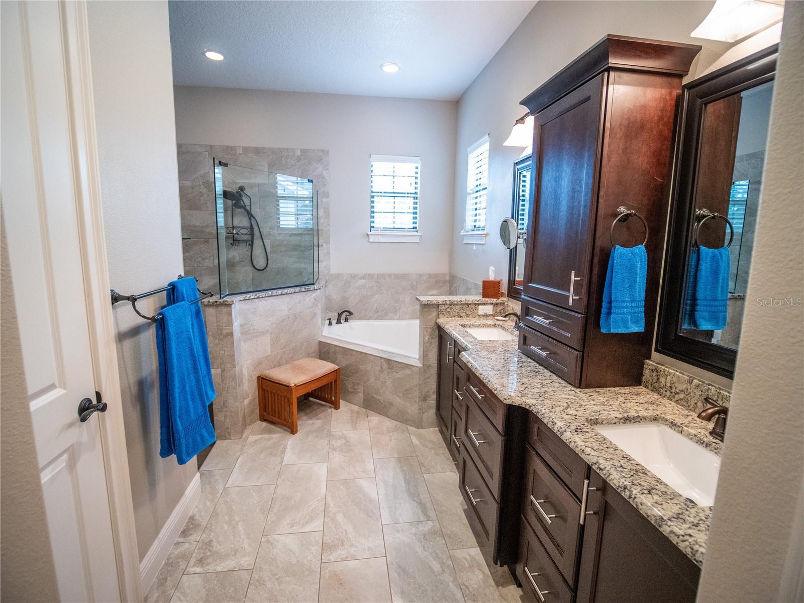 Image 20 of 41 For 1010 Marion Oaks Court