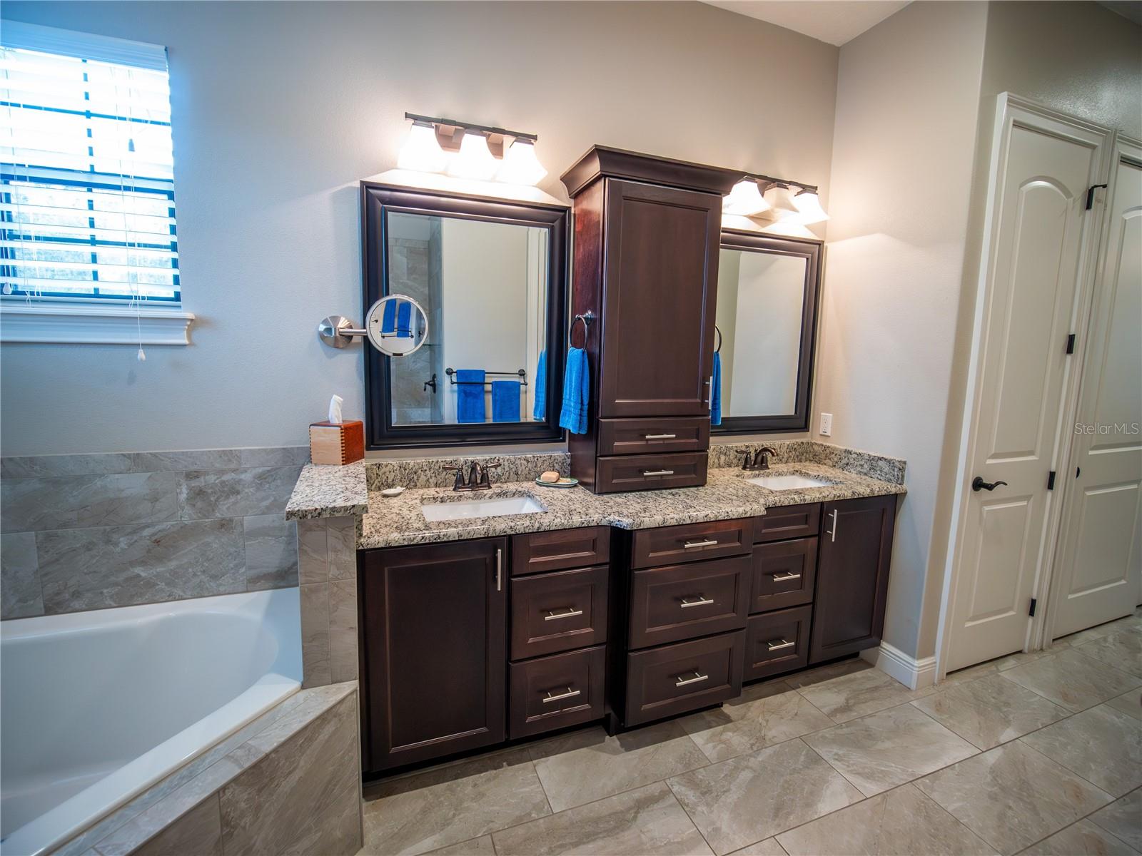 Image 23 of 41 For 1010 Marion Oaks Court