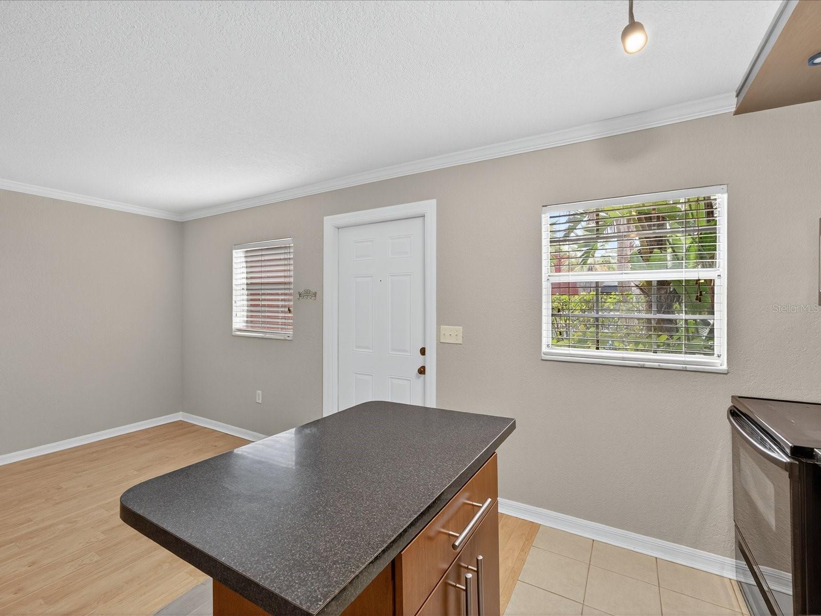 Image 11 of 25 For 2507 Central Boulevard 21