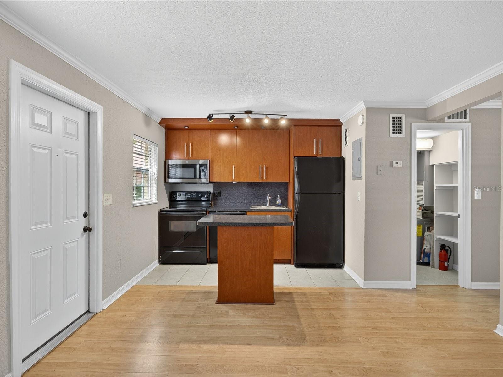 Image 12 of 25 For 2507 Central Boulevard 21