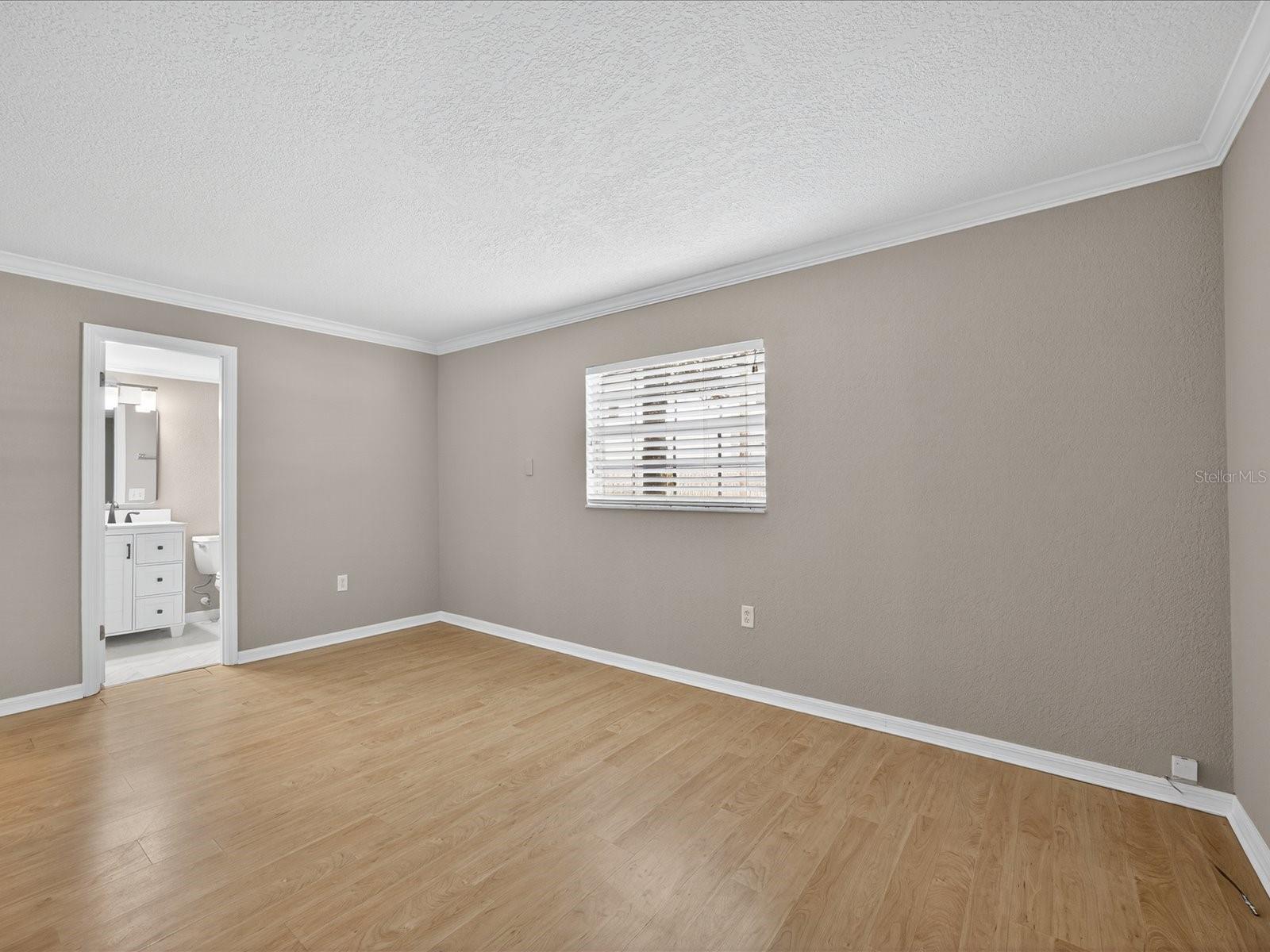 Image 16 of 25 For 2507 Central Boulevard 21