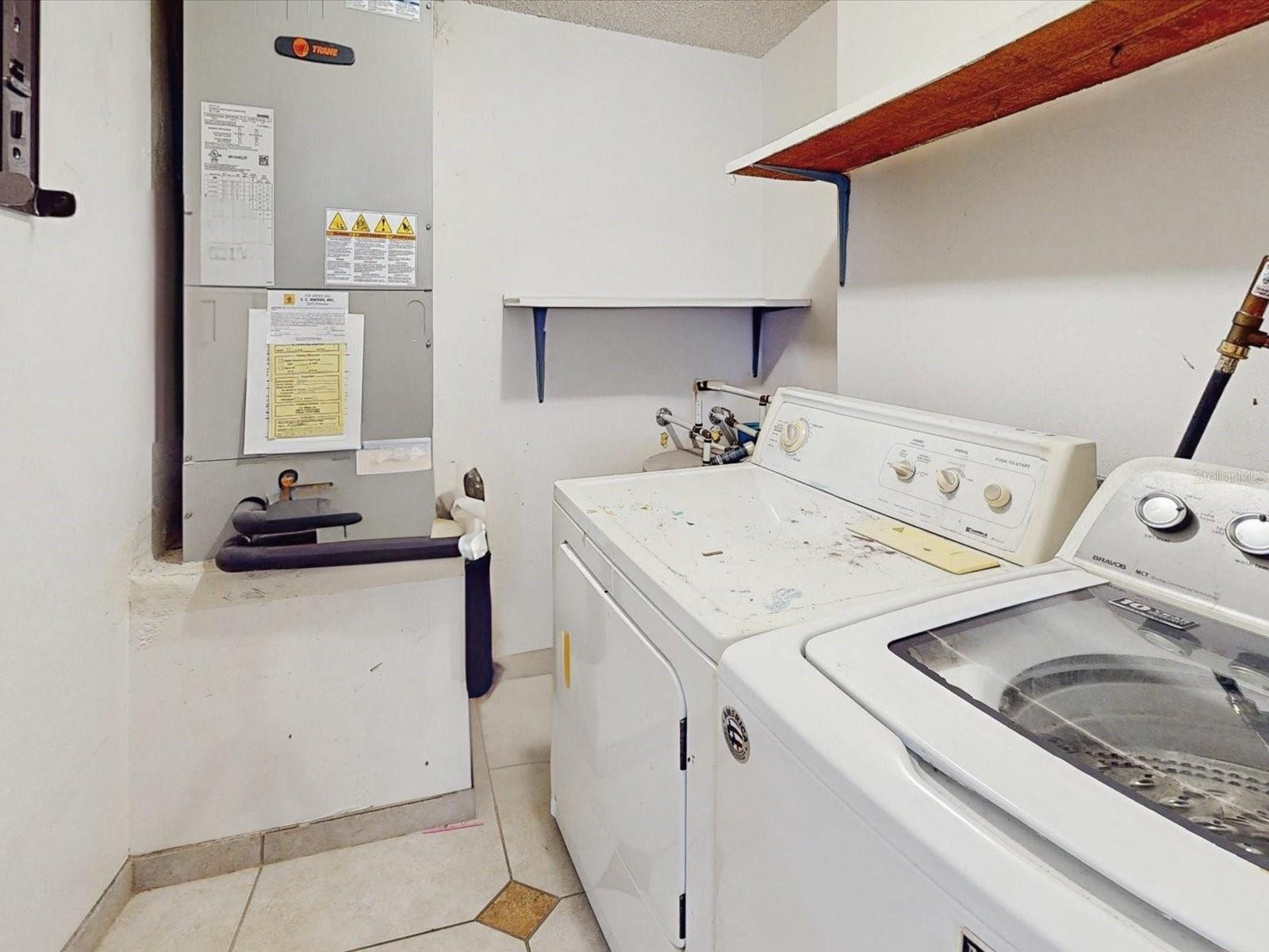 Image 13 of 31 For 156 Lago Vista Boulevard