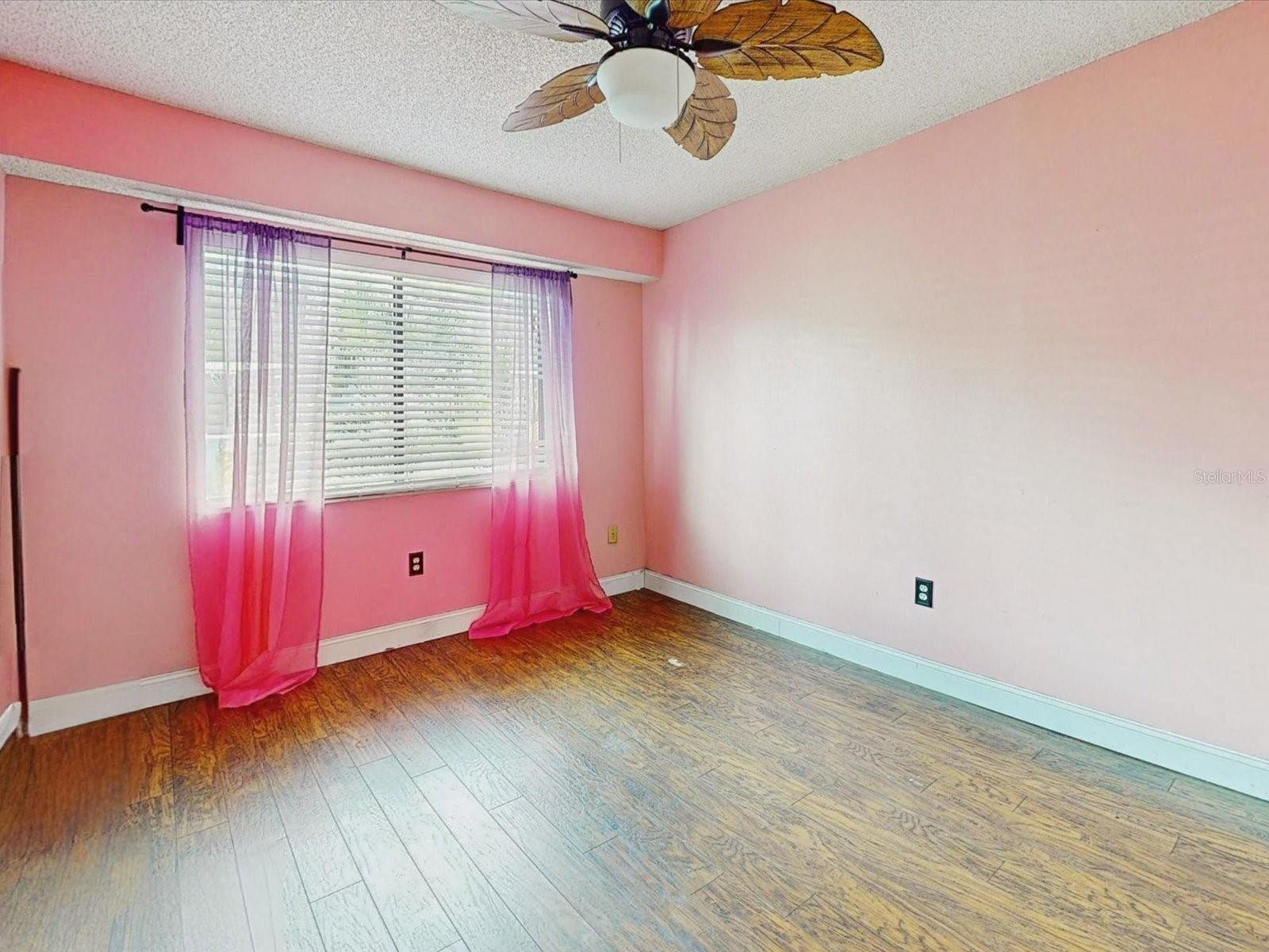 Image 20 of 31 For 156 Lago Vista Boulevard