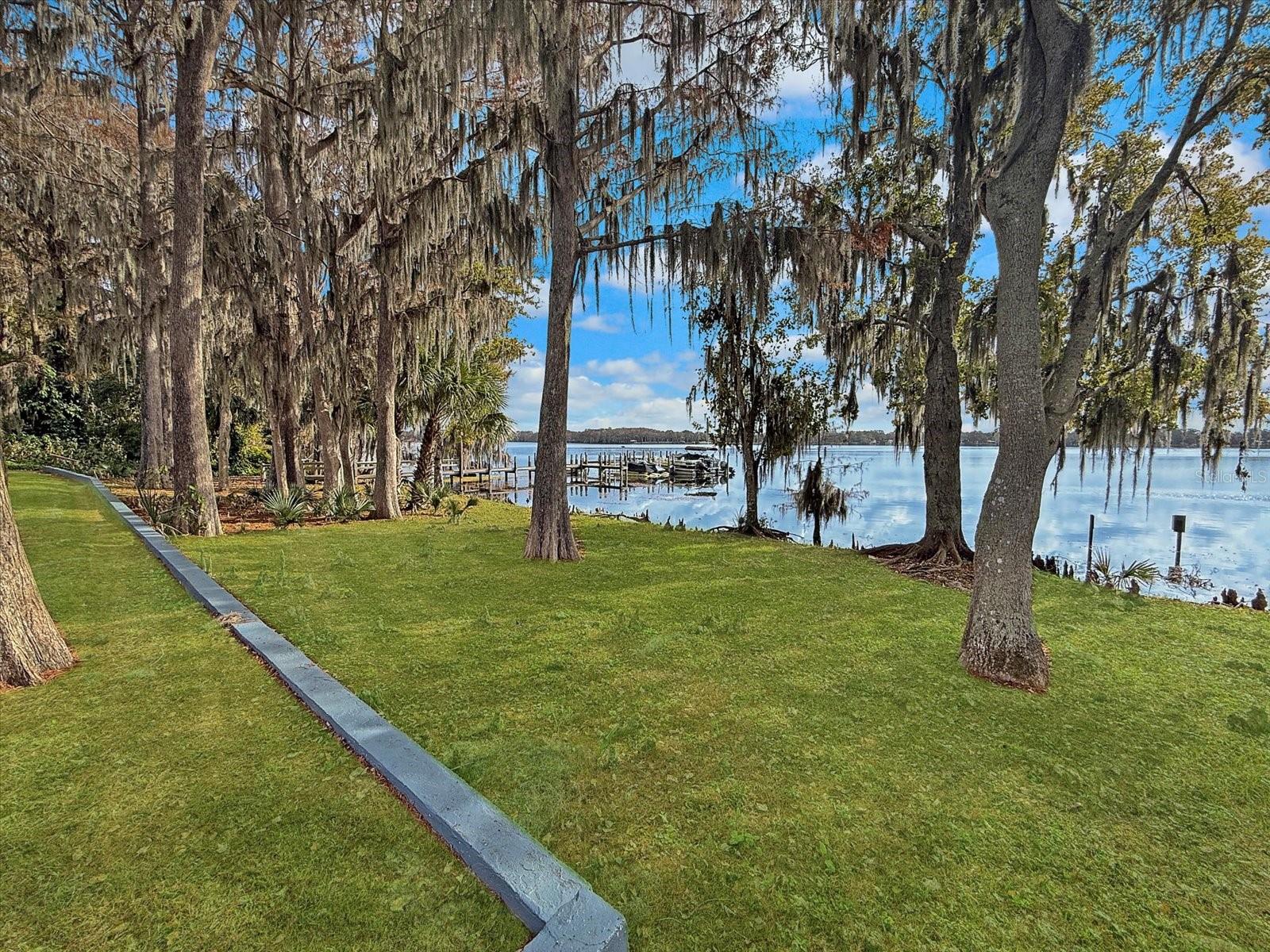 Image 29 of 31 For 156 Lago Vista Boulevard