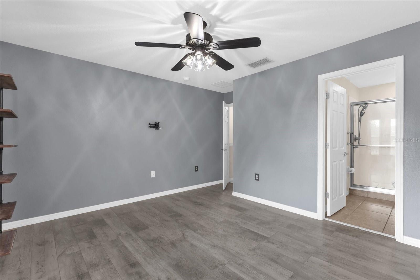 Image 18 of 26 For 14287 Avenue Of The Groves