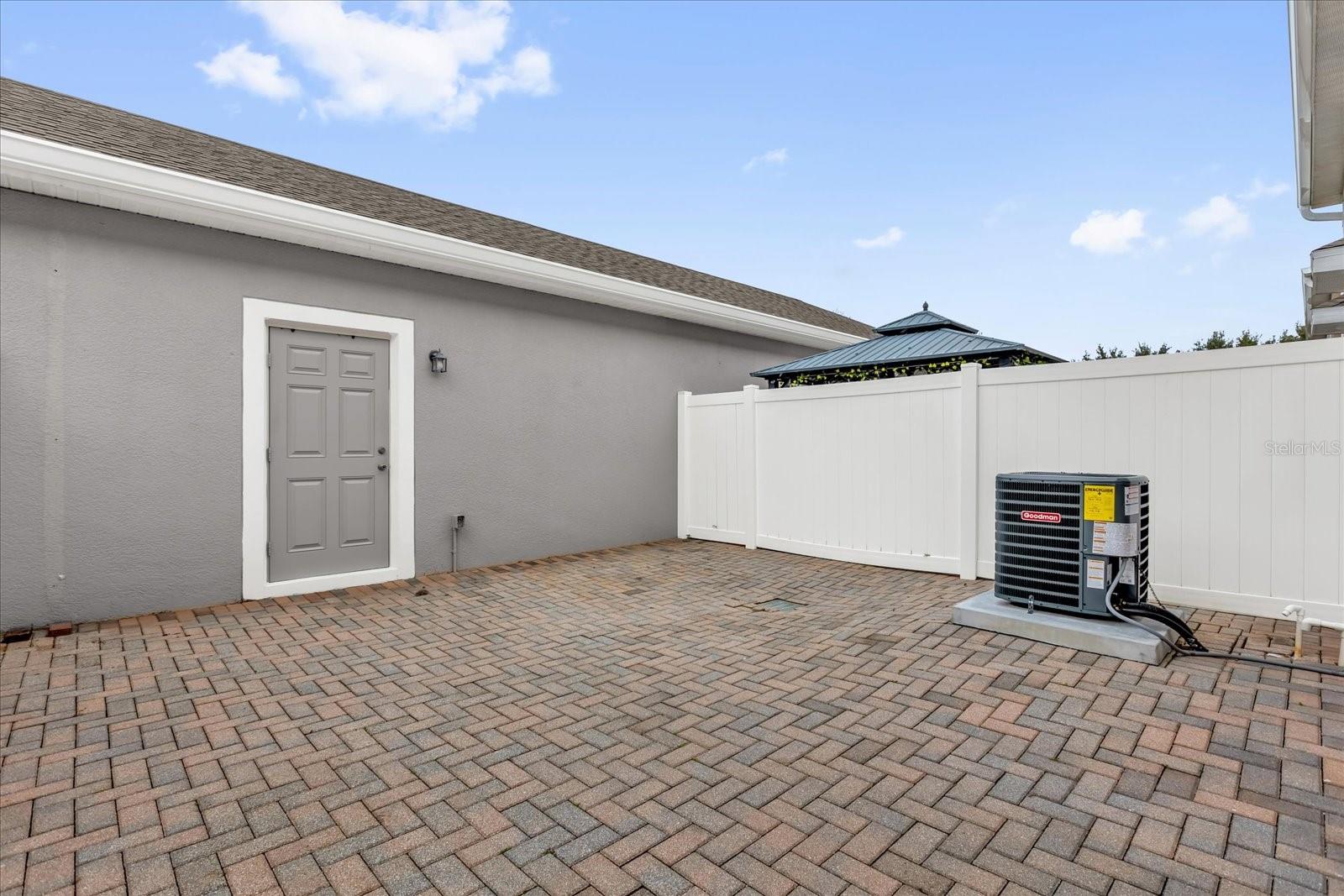 Image 21 of 26 For 14287 Avenue Of The Groves