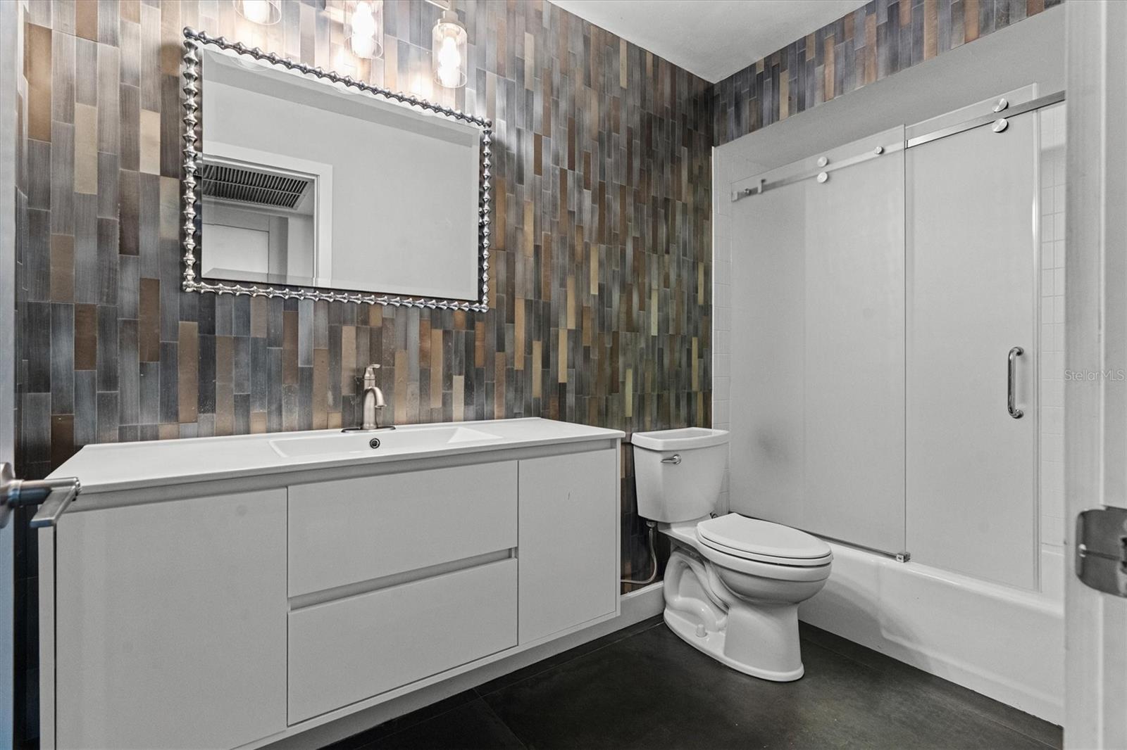 Image 34 of 63 For 114 Juniper Lane