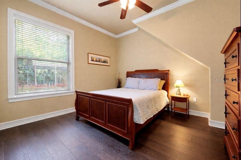 Image 27 of 68 For 12012 Rambling Oak Boulevard