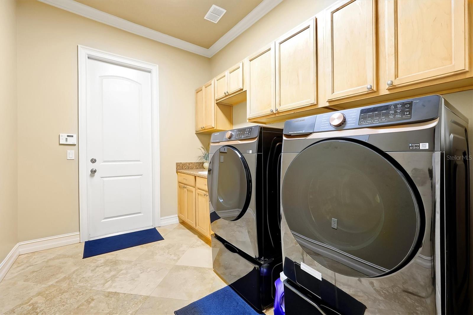 Image 35 of 68 For 12012 Rambling Oak Boulevard