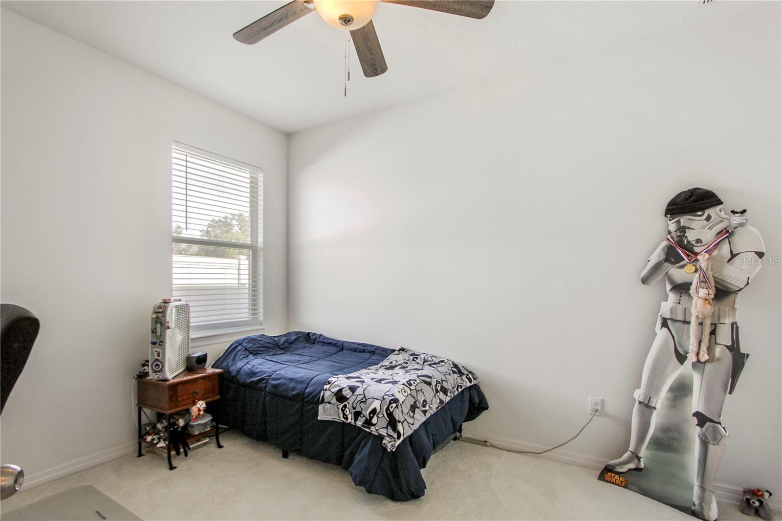 Image 19 of 35 For 142 Pineview Drive