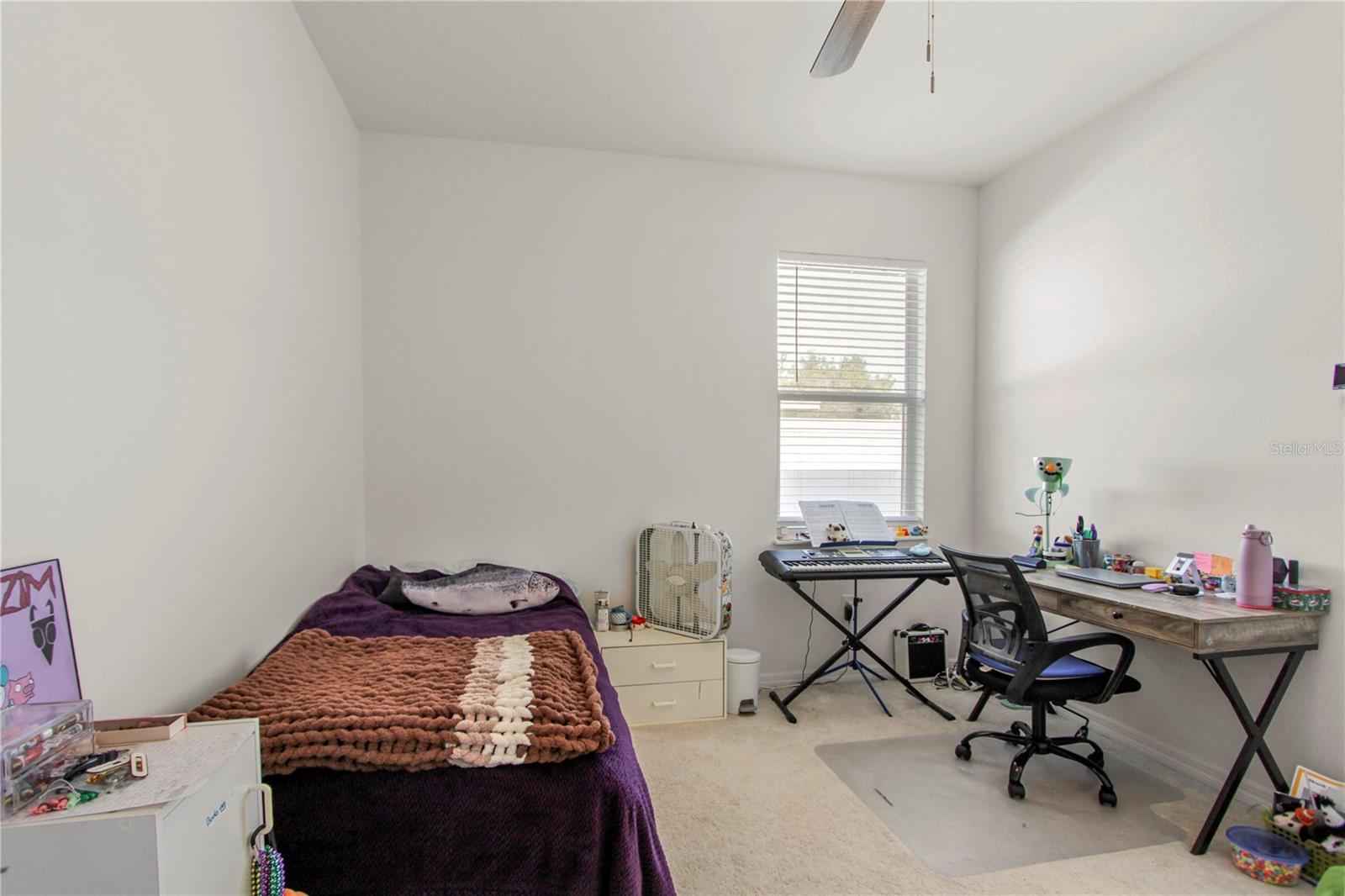 Image 20 of 35 For 142 Pineview Drive