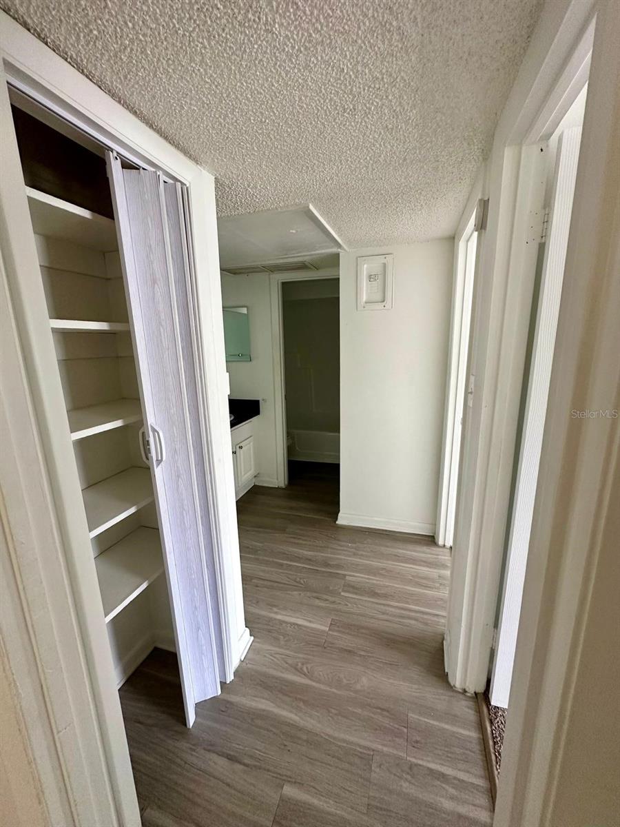 Image 13 of 33 For 2519 Alafaya Trail 34