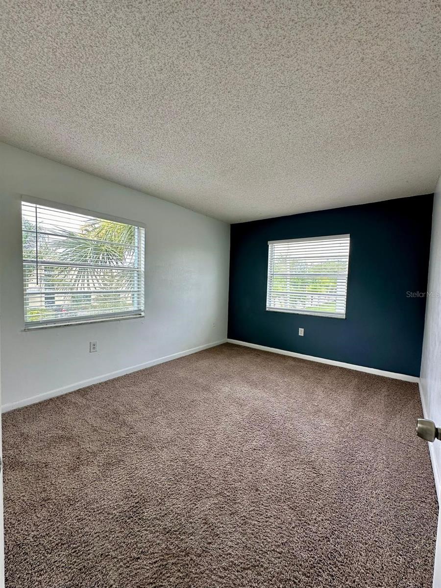 Image 19 of 33 For 2519 Alafaya Trail 34