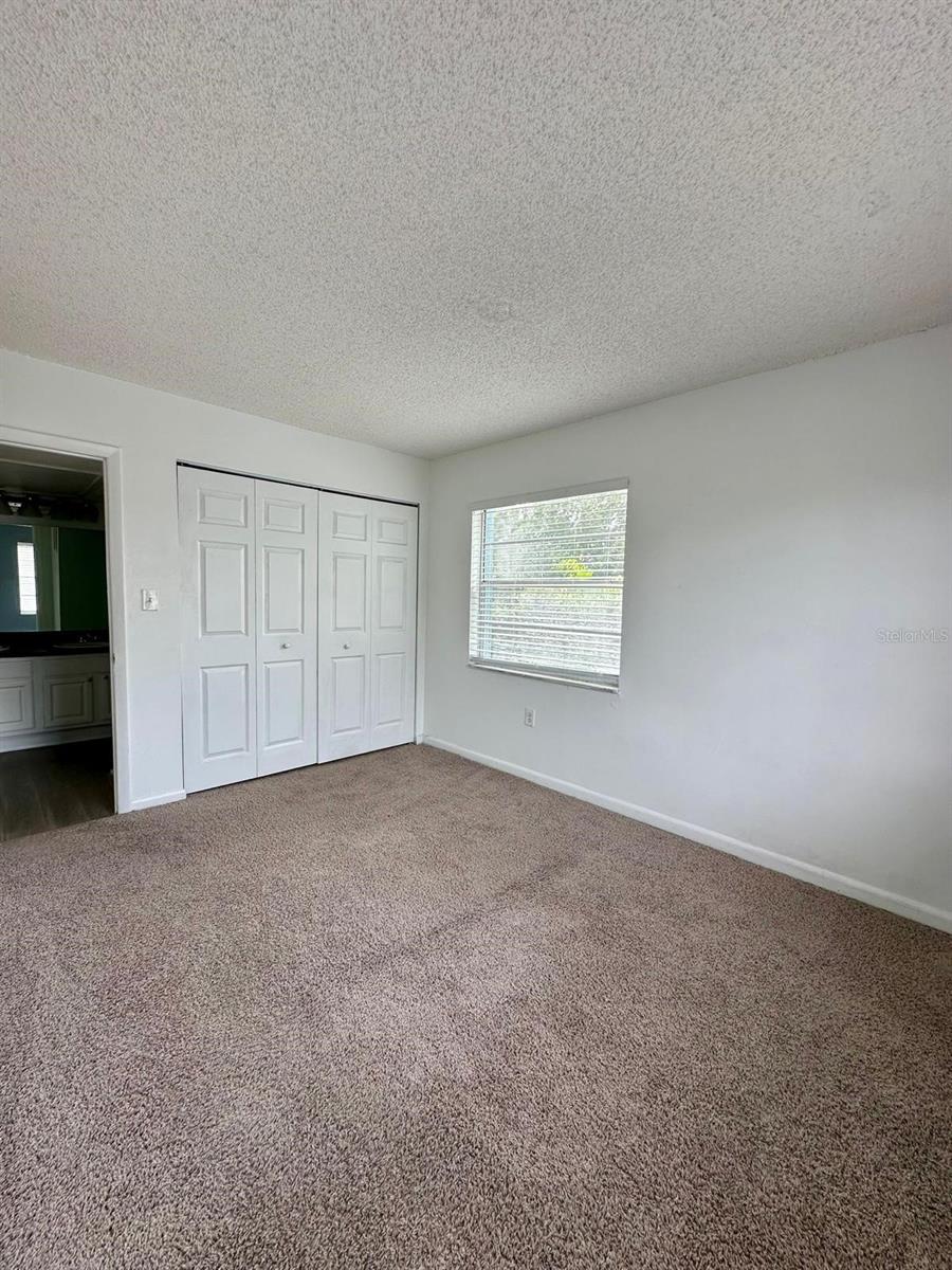 Image 21 of 33 For 2519 Alafaya Trail 34