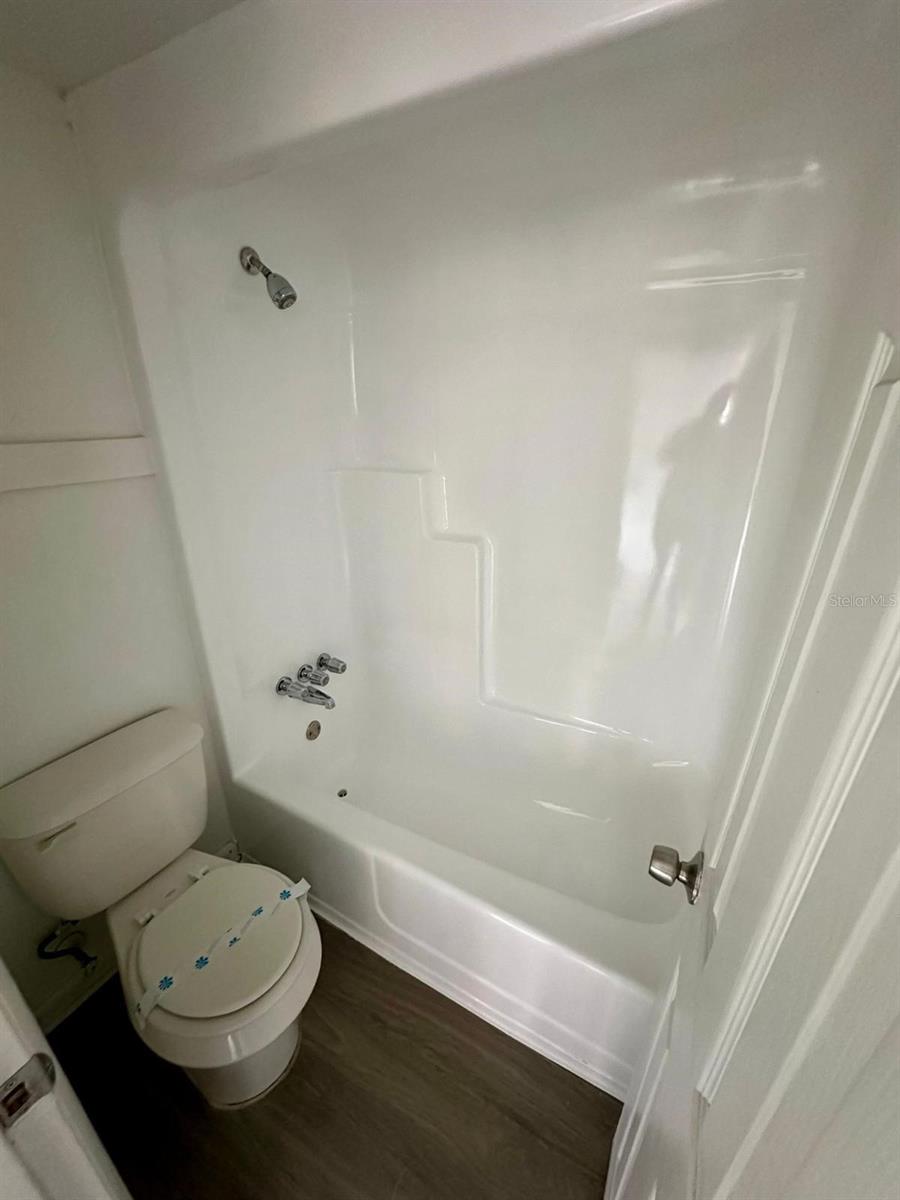 Image 25 of 33 For 2519 Alafaya Trail 34