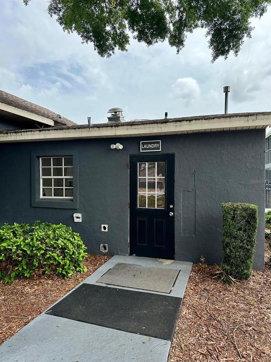 Image 29 of 33 For 2519 Alafaya Trail 34