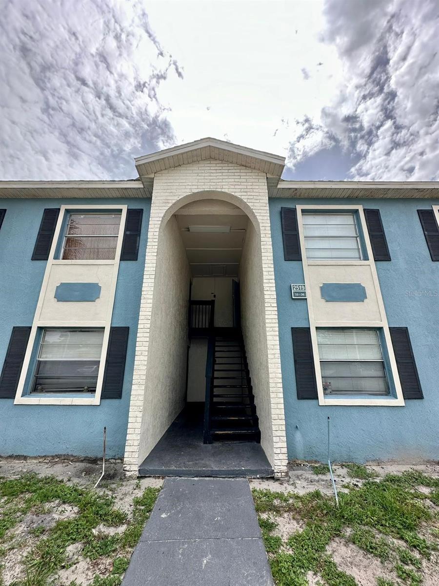 Image 3 of 33 For 2519 Alafaya Trail 34