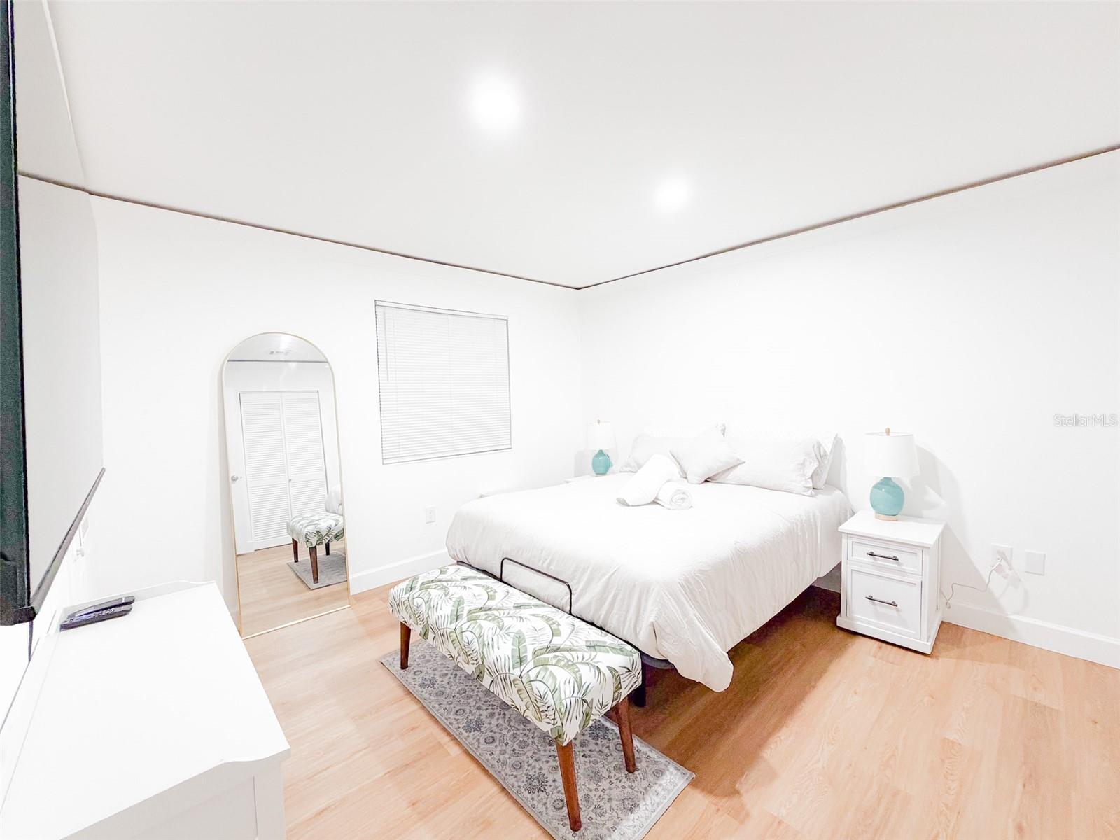 Image 10 of 25 For 10246 Turkey Lake Road 163