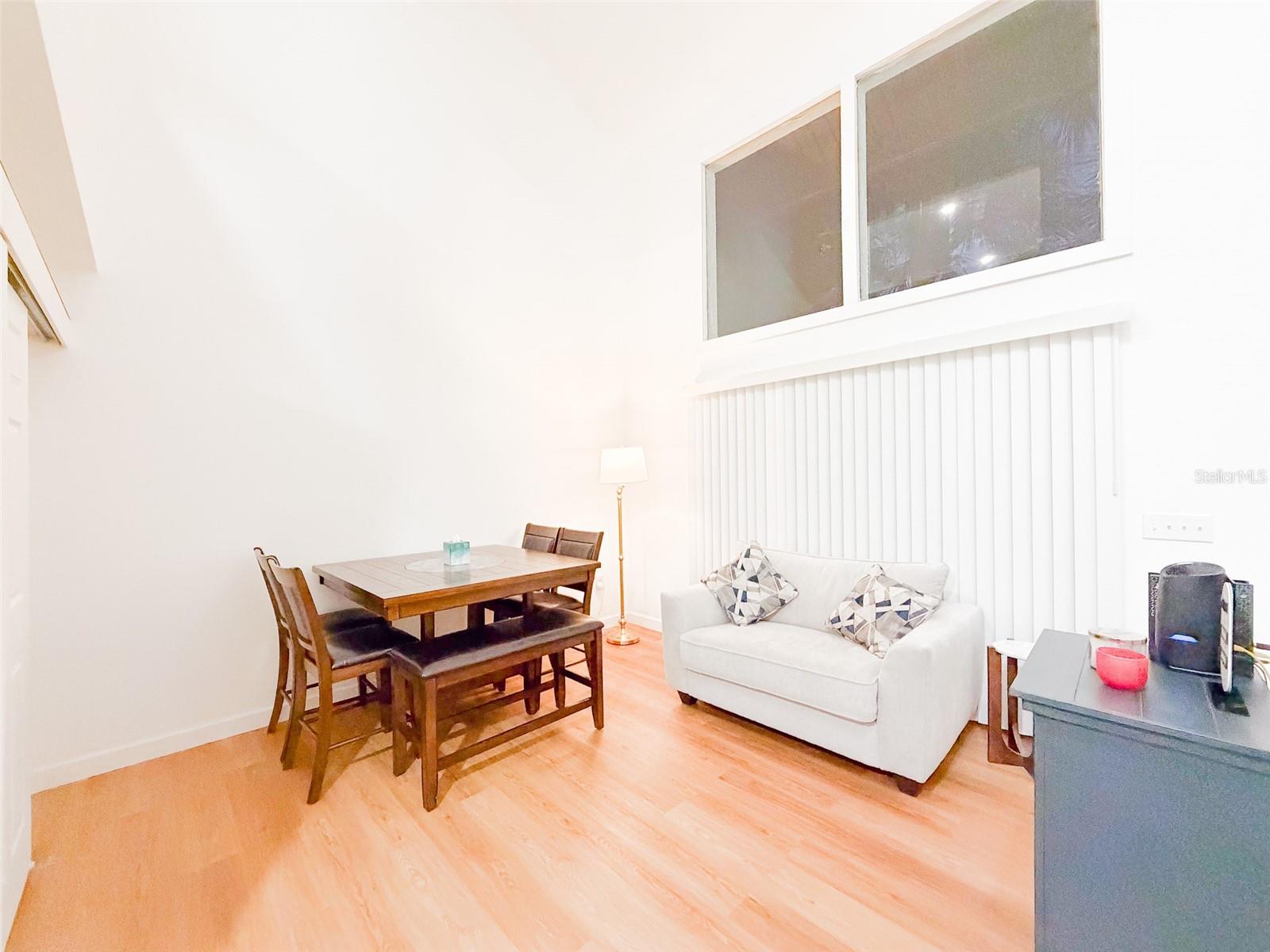 Image 17 of 25 For 10246 Turkey Lake Road 163