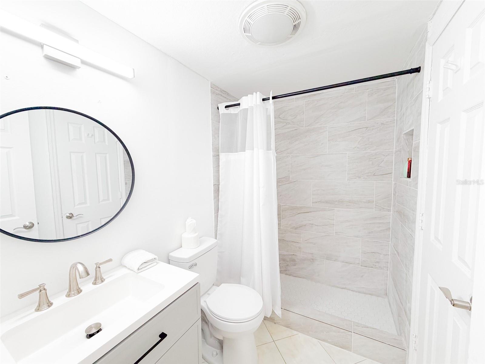 Image 21 of 25 For 10246 Turkey Lake Road 163