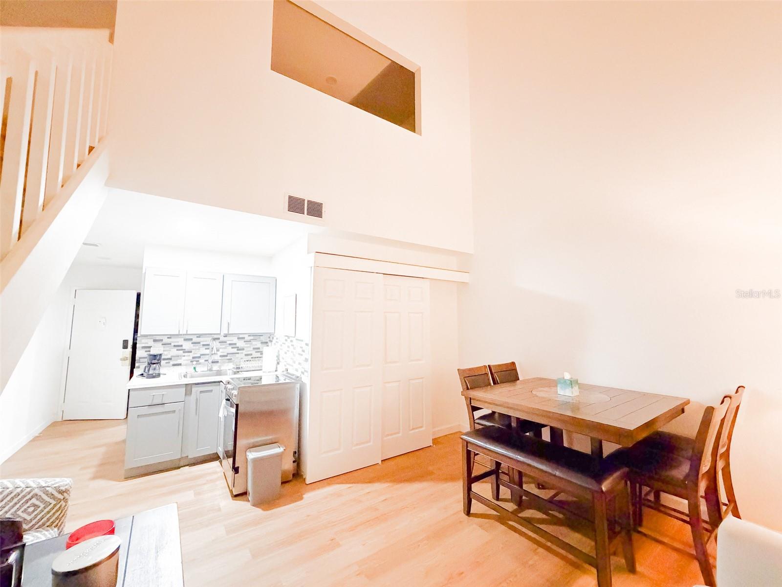 Image 5 of 25 For 10246 Turkey Lake Road 163