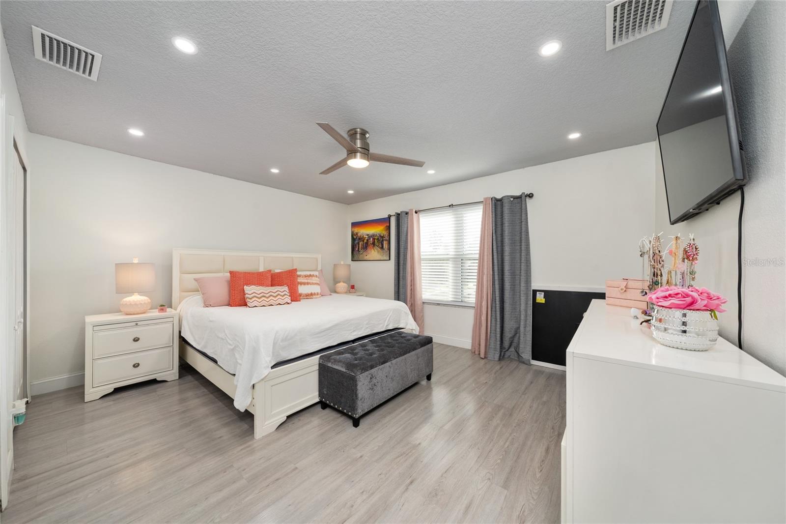 Image 25 of 45 For 14330 Lechale Drive