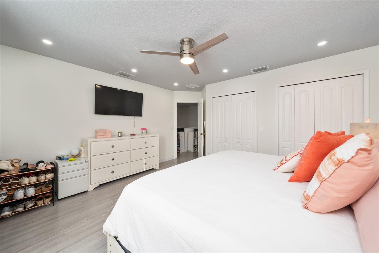 Image 26 of 45 For 14330 Lechale Drive