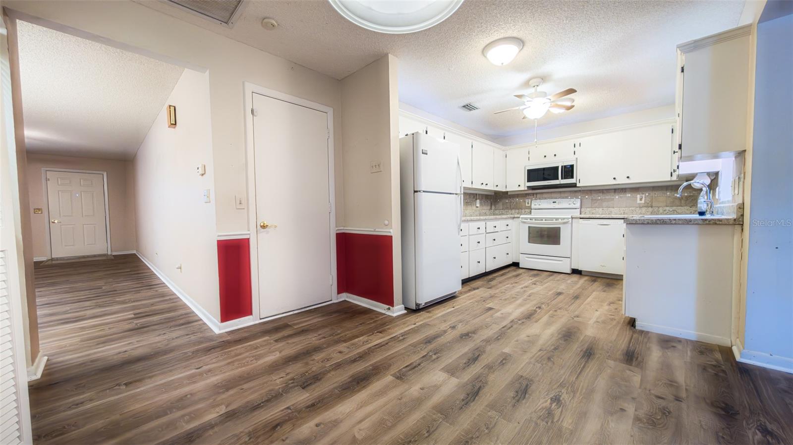 Image 4 of 30 For 9357 82nd Terrace C