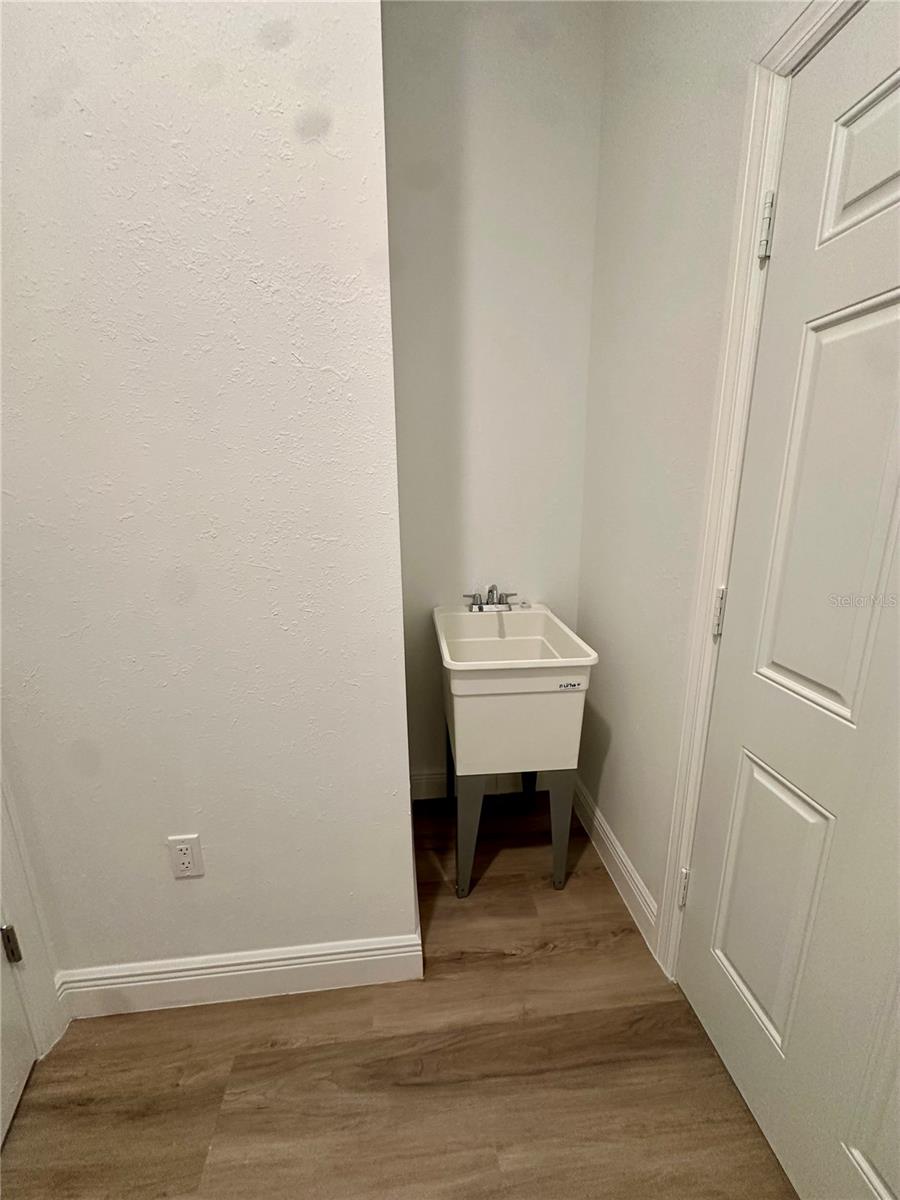 Image 23 of 24 For 4801 Leesburg Avenue