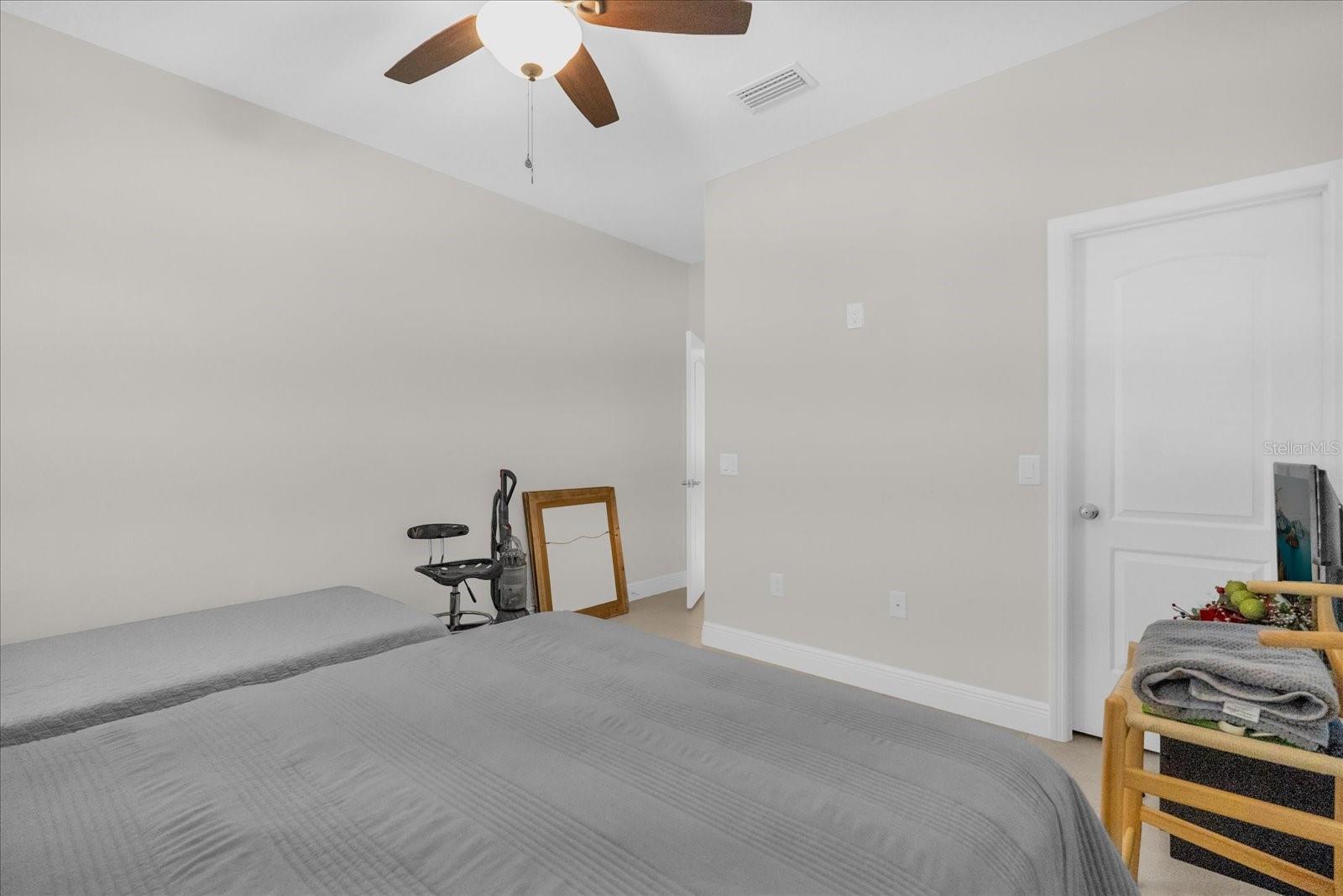 Image 15 of 47 For 705 Lenox Place