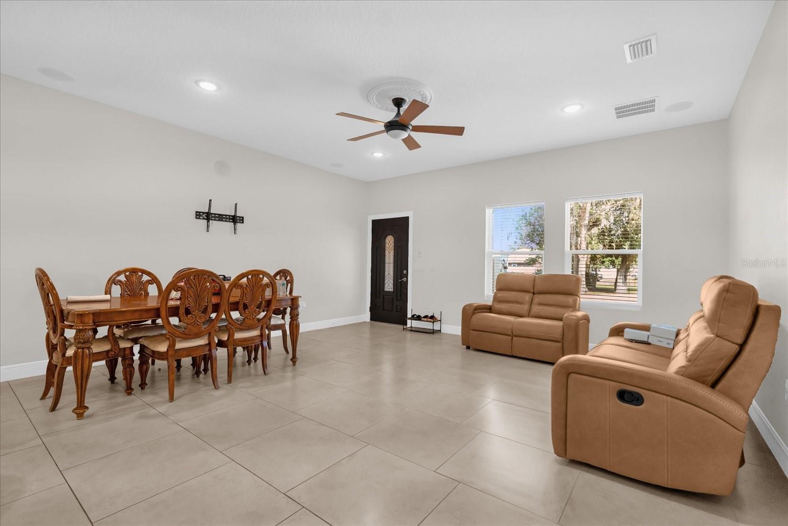 Image 24 of 47 For 705 Lenox Place